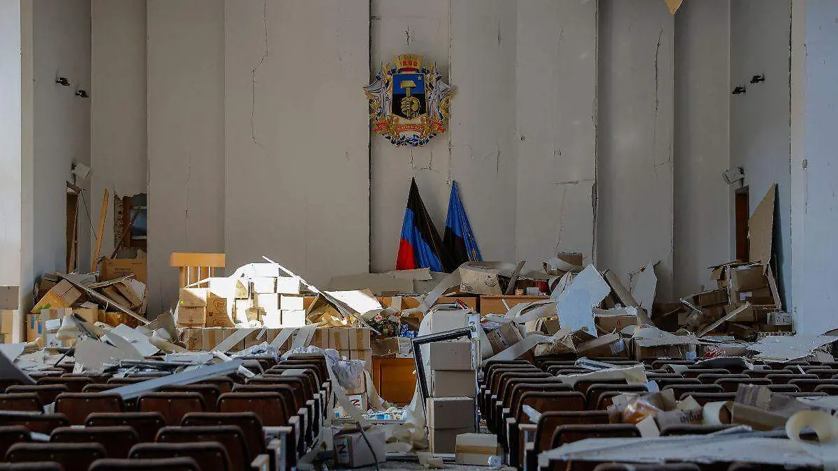 Ucrania destruye el ayuntamiento prorruso en Donetsk